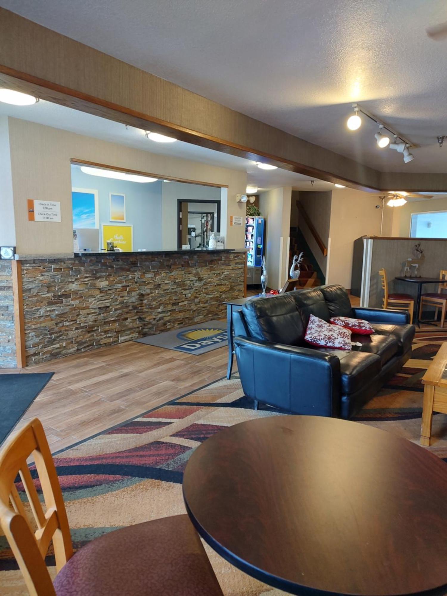 Days Inn & Suites By Wyndham Fargo 19Th Ave/Airport Dome Dış mekan fotoğraf