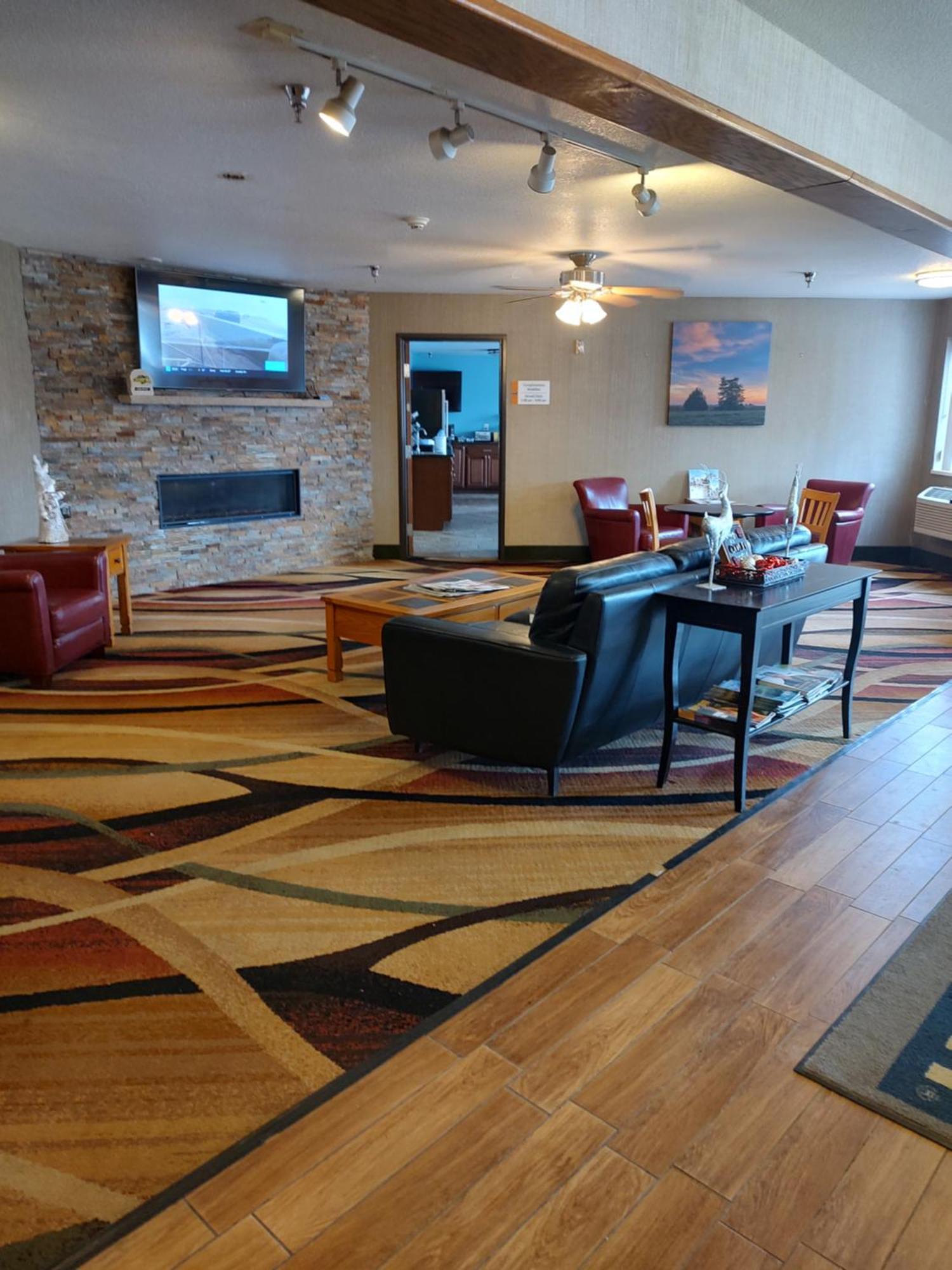 Days Inn & Suites By Wyndham Fargo 19Th Ave/Airport Dome Dış mekan fotoğraf
